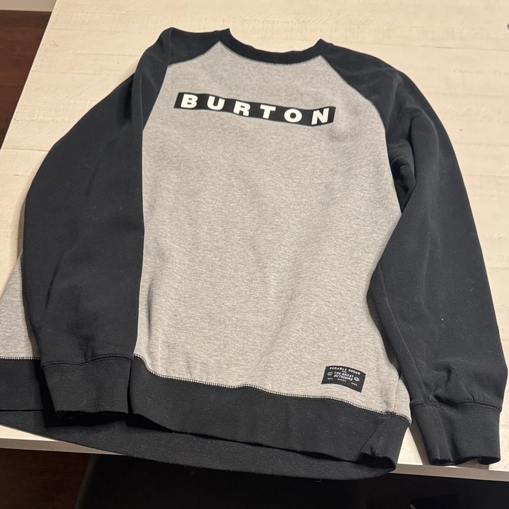 Burton Men's Gray and Black Crewneck Sweater